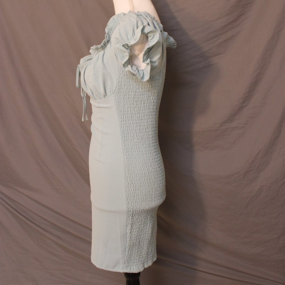 LOVE TREE LIGHT BLUE ABOVE KNEE DRESS MEDIUM BALLOON SLEEVE FITTED FRILL STRETCH - Picture 2 of 8